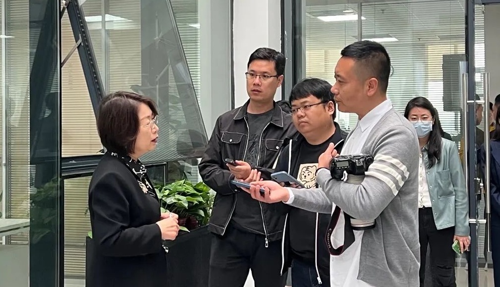 巾帼奋进新征程，，，，妇联媒体采访团走进TG反波胆科技