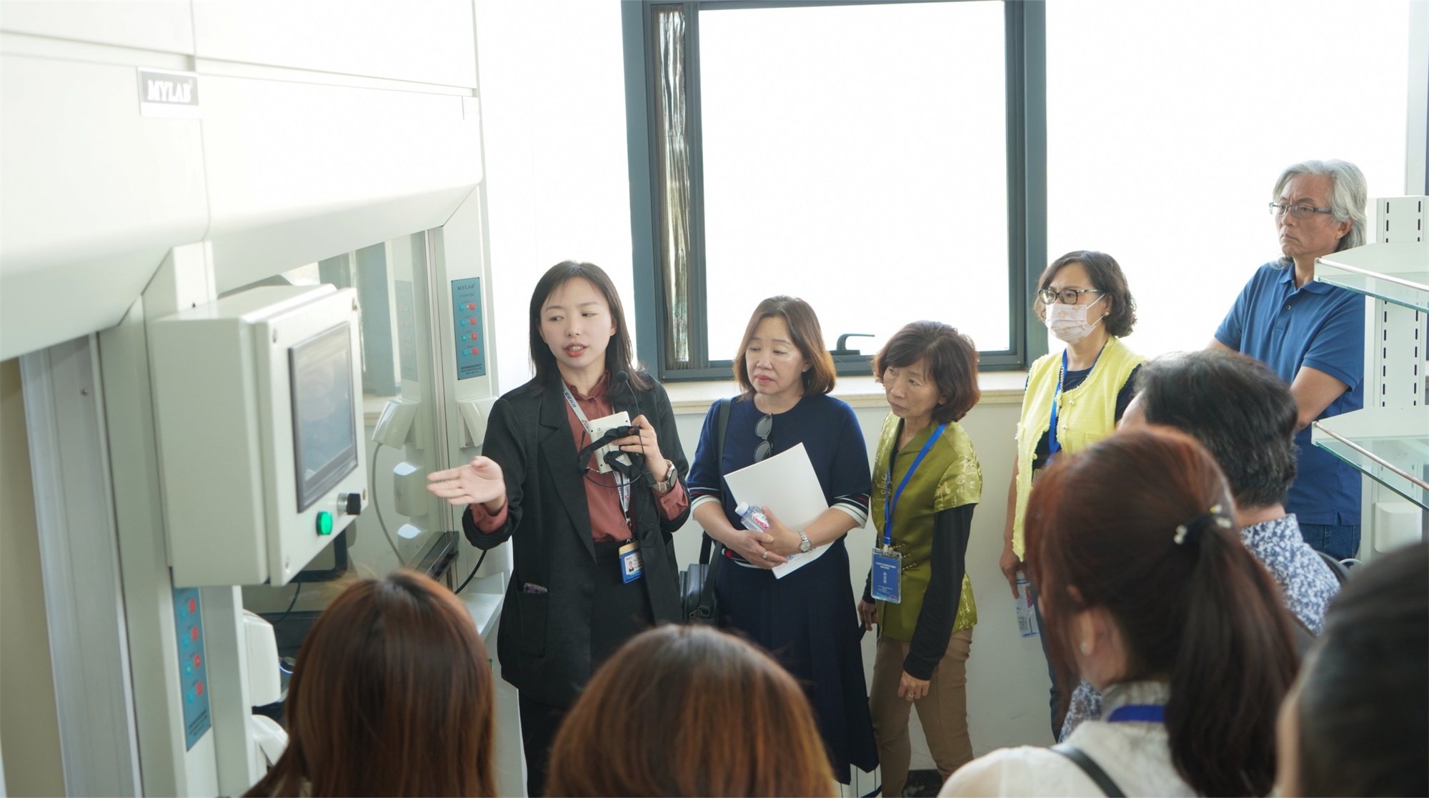 莘莘蓝海意，，，，，，晓映两岸情